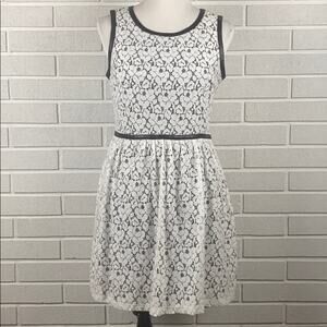 Sweet Storm Women's Junior White & Black Sleeve Less Dress NWT Size Large